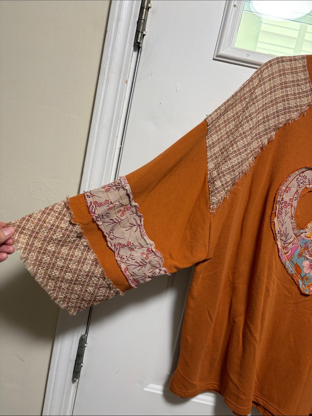 easel Boho Patchwork Heart Raglan Top - Rust - Picture 4 of 6